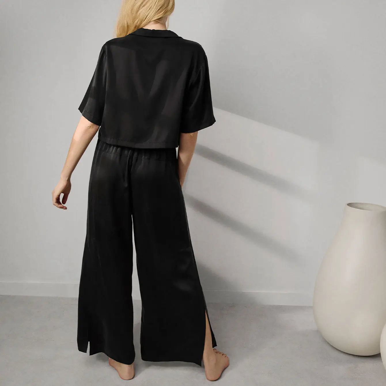 Lunya Washable Silk High Rise Pant Set in Black