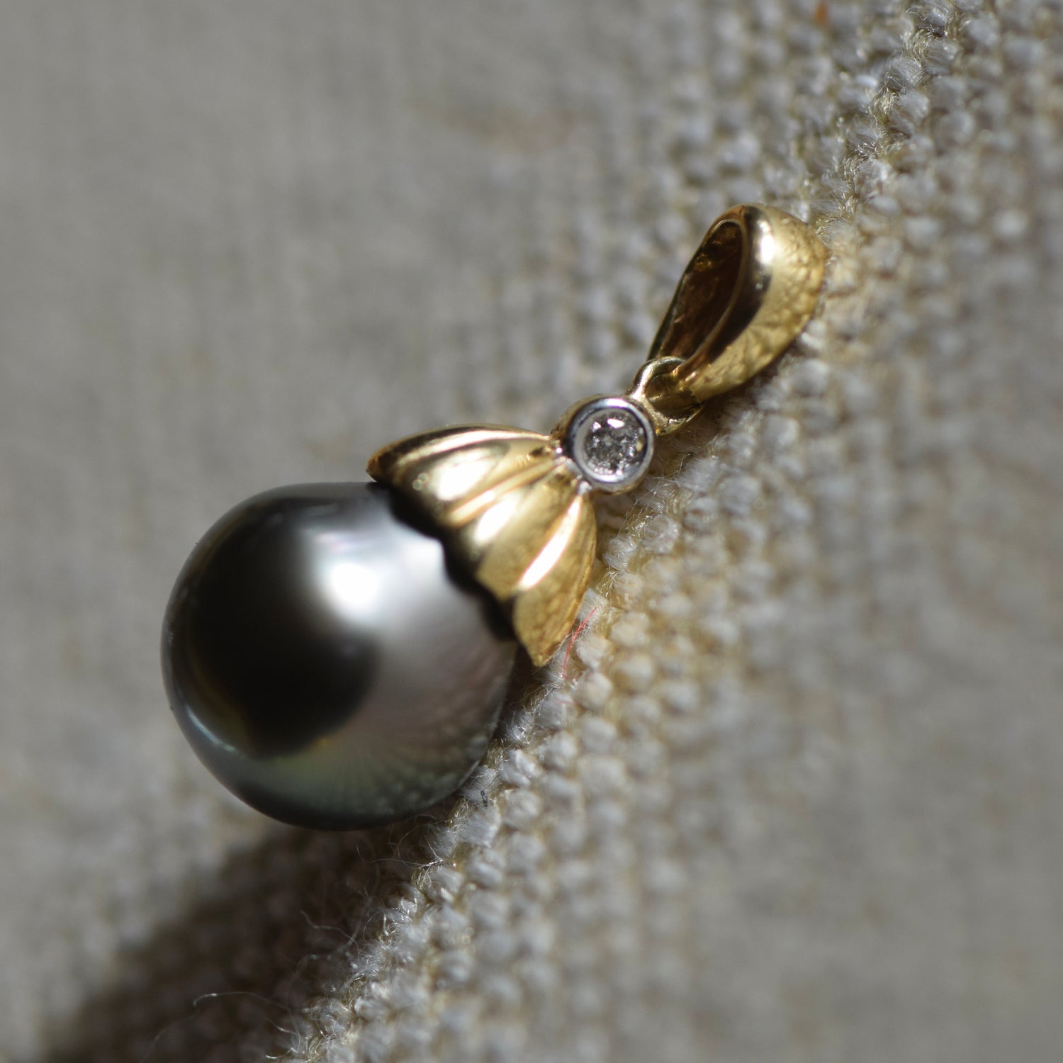 Black Pearl Sea Charm with Diamond 14k