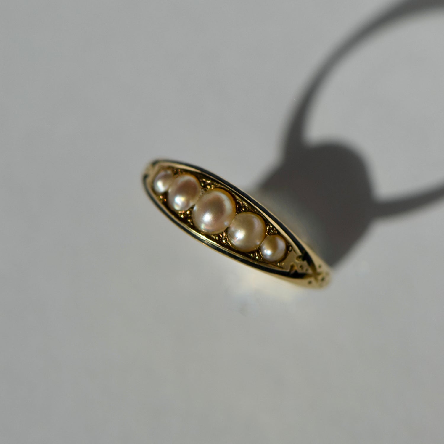 Victorian Graduated Pearl Band