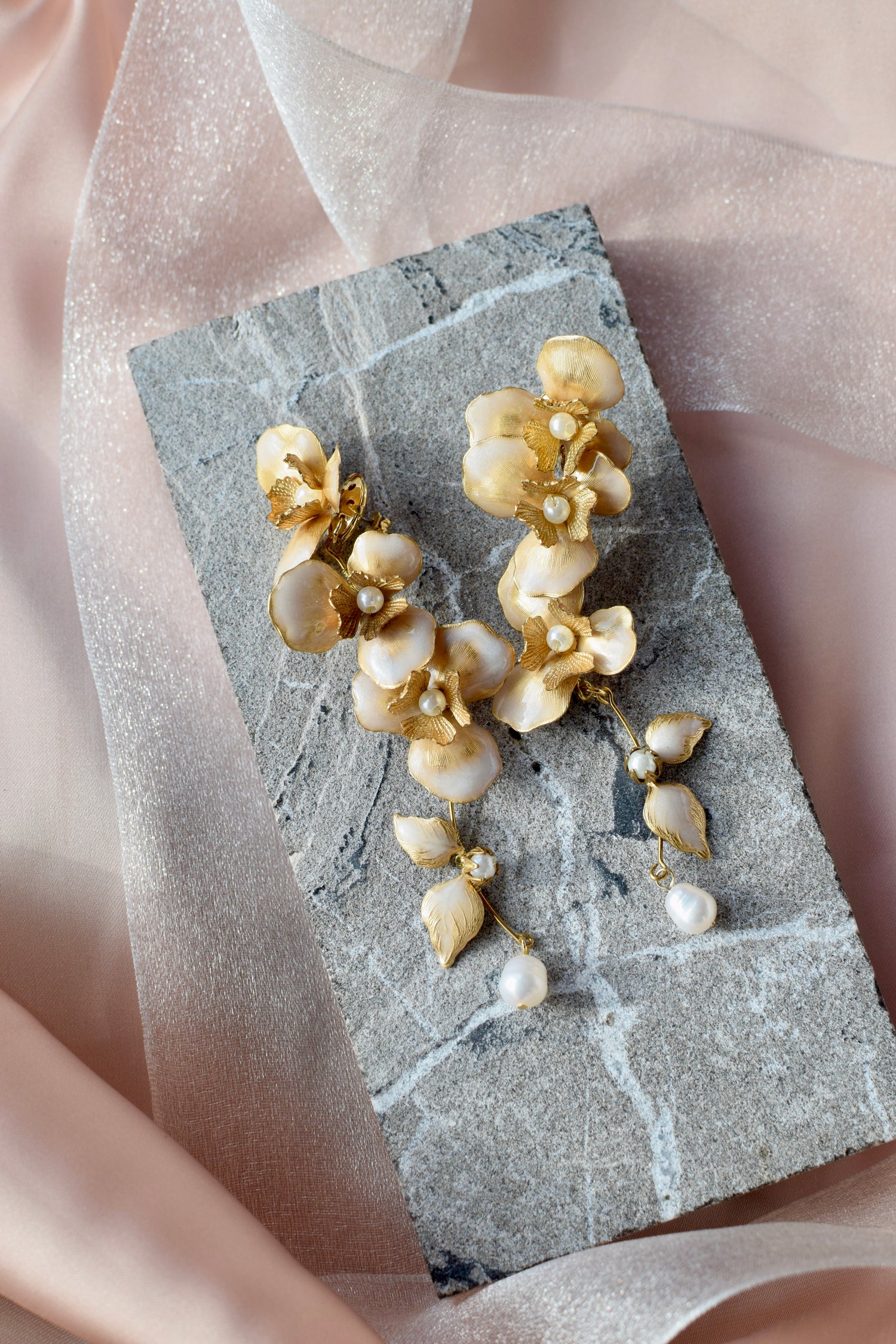 Omodaka Flowers Bouquet earrings