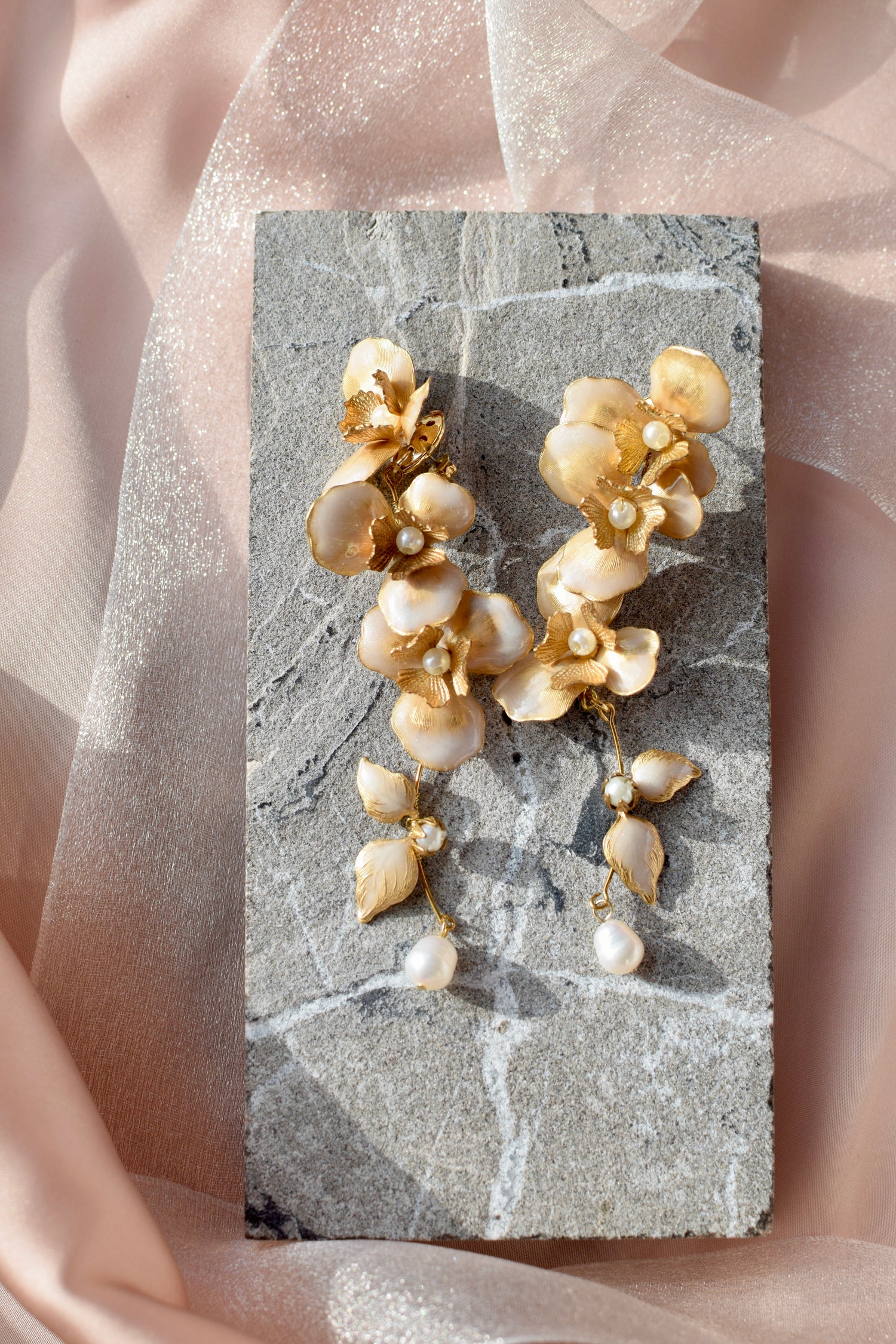 Omodaka Flowers Bouquet earrings