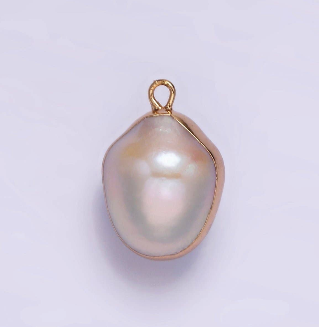 The Tidal Pearl Charm